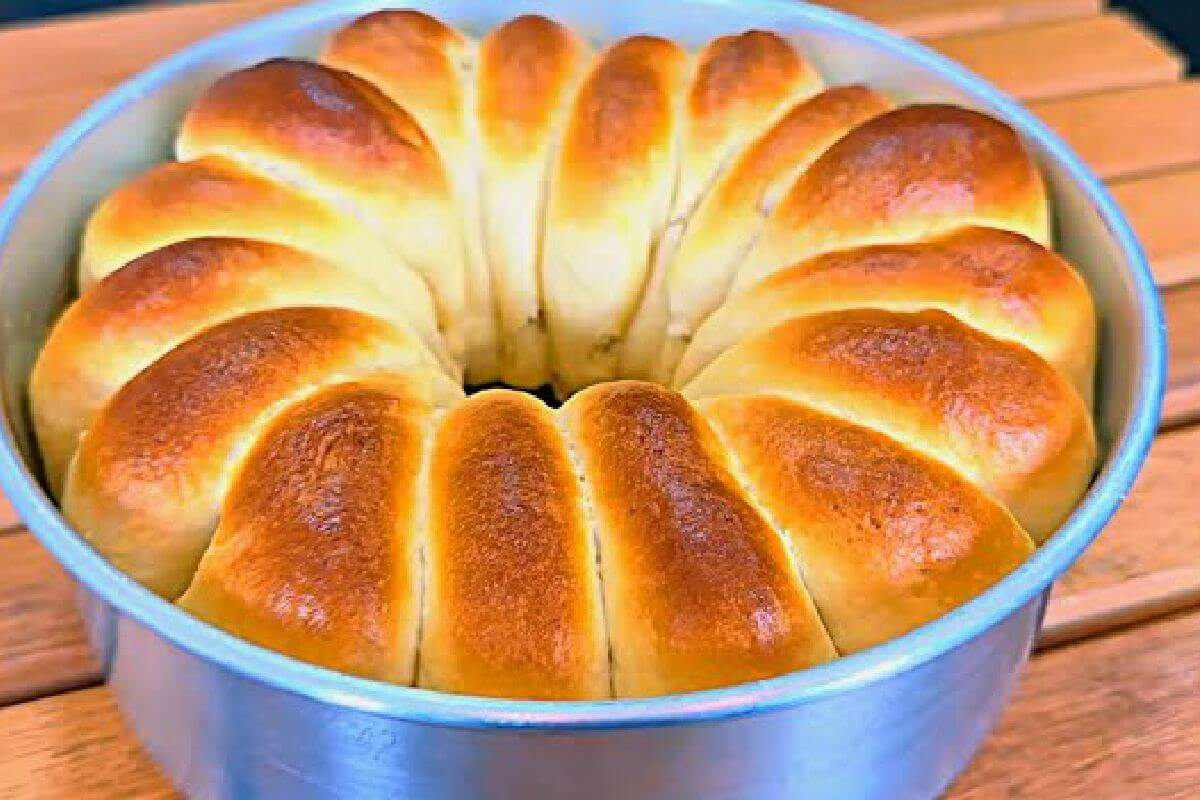 Pão sem sovar que só vai 1 ovo e ainda sai fatiado do forno