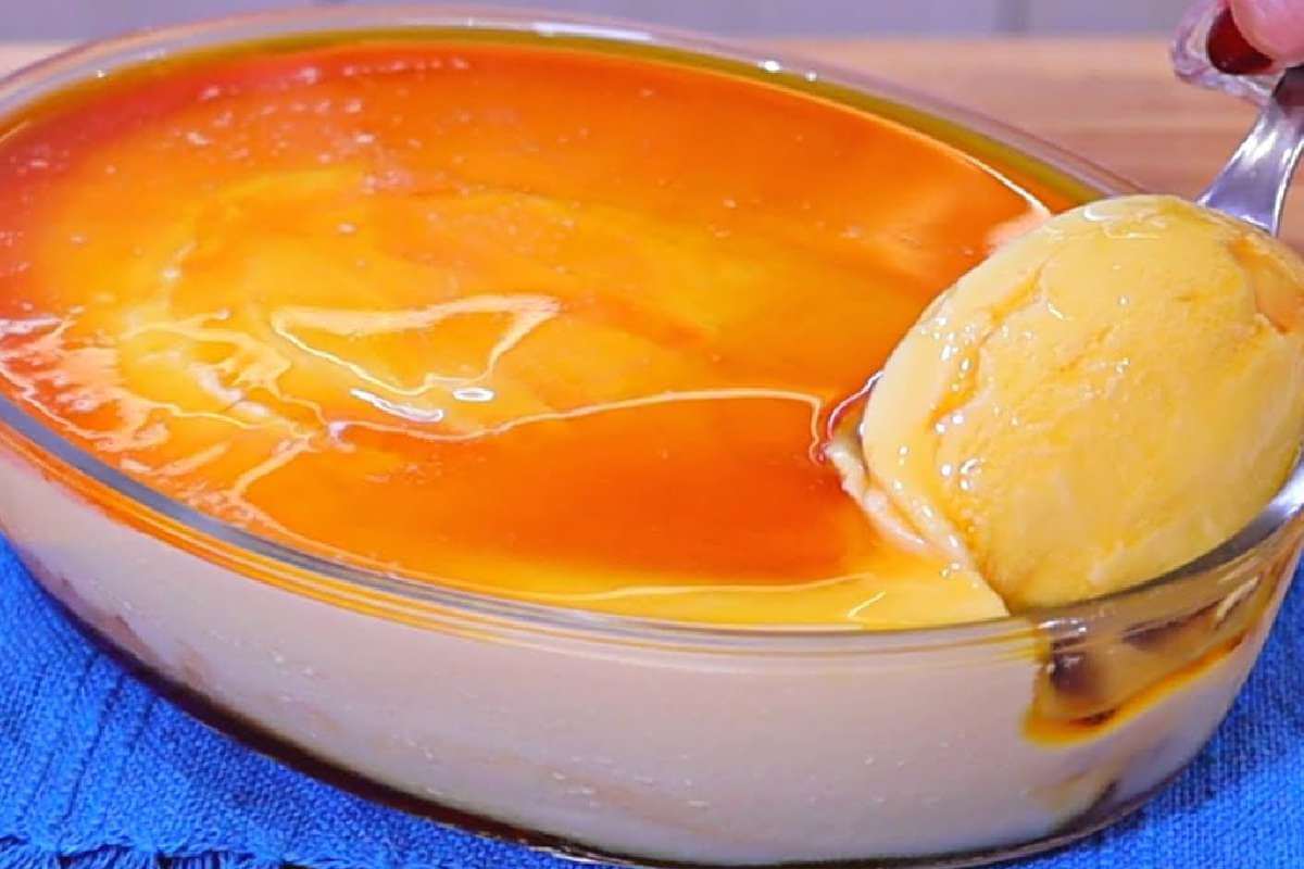 Sorvetão de pudim sem ovo cru muito cremoso para servir no final de semana