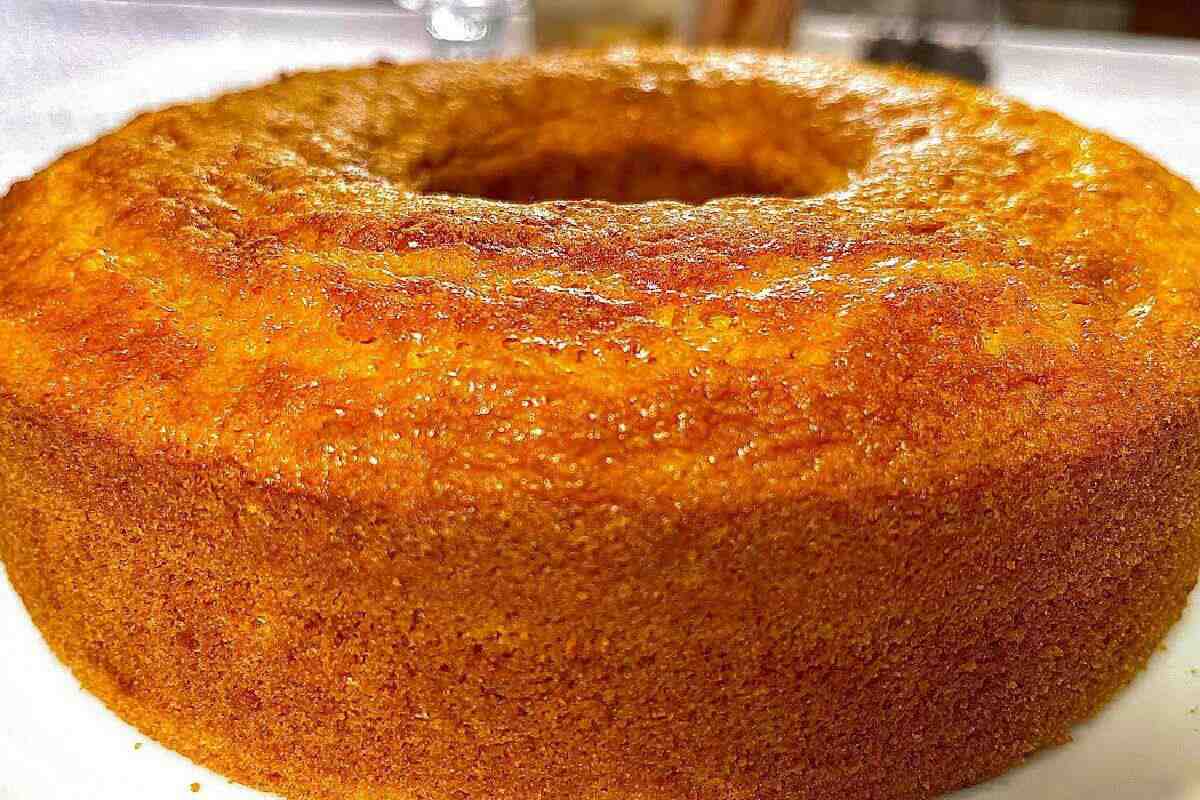 Bolo de arroz cru sem farinha de trigo muito leve gostoso e fácil de fazer