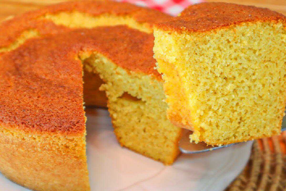 Seu café da tarde vai ficar muito mais gostoso com esse bolo de fubá maravilhoso