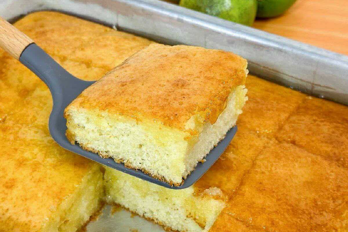 Receita grande de bolo de laranja que dá para servir a família toda