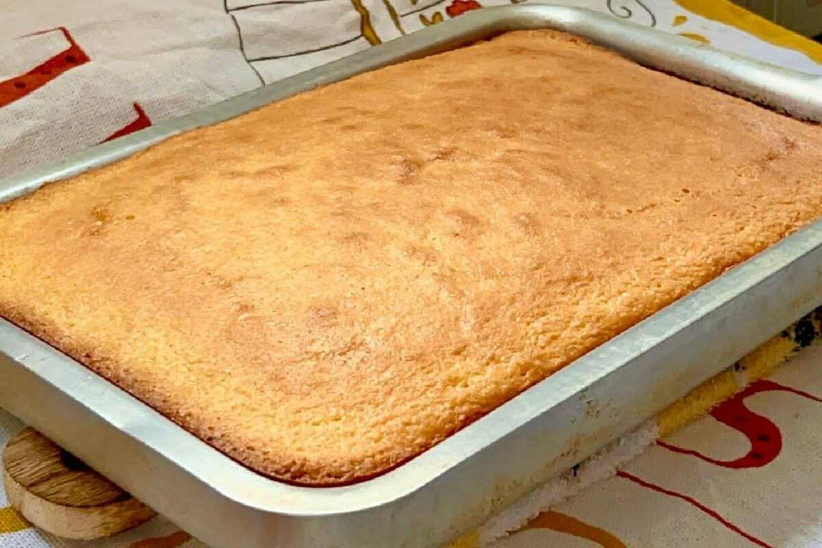Bolo sem farinha delicioso em uma receita grande que rende bastante