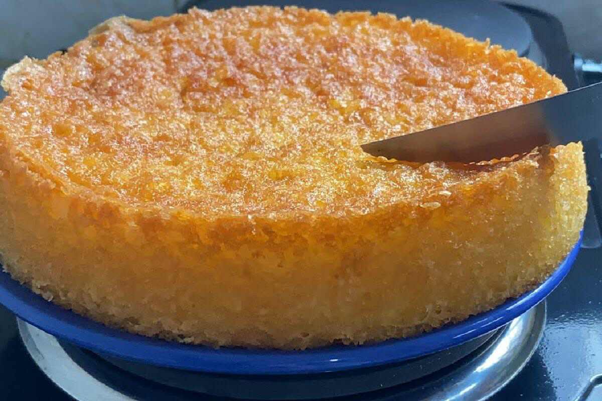 Bolo sem farinha de trigo que fica pronto em poucos minutos