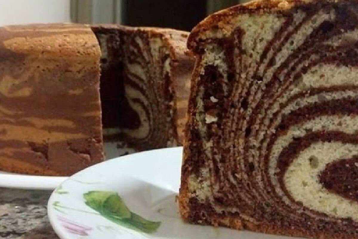 Bolo zebra bem fofinho e macio para você servir um delicioso lanche da tarde