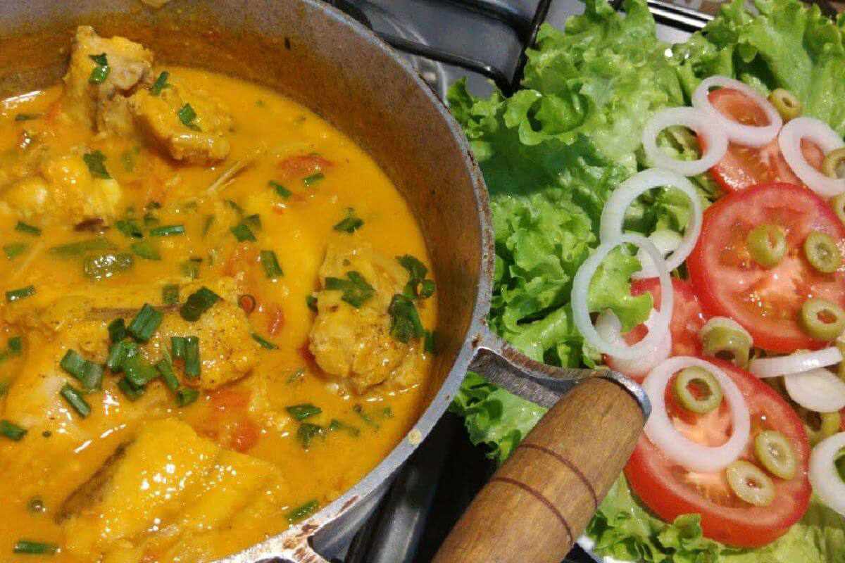 Moqueca de peixe com leite de coco deliciosa e fácil de fazer