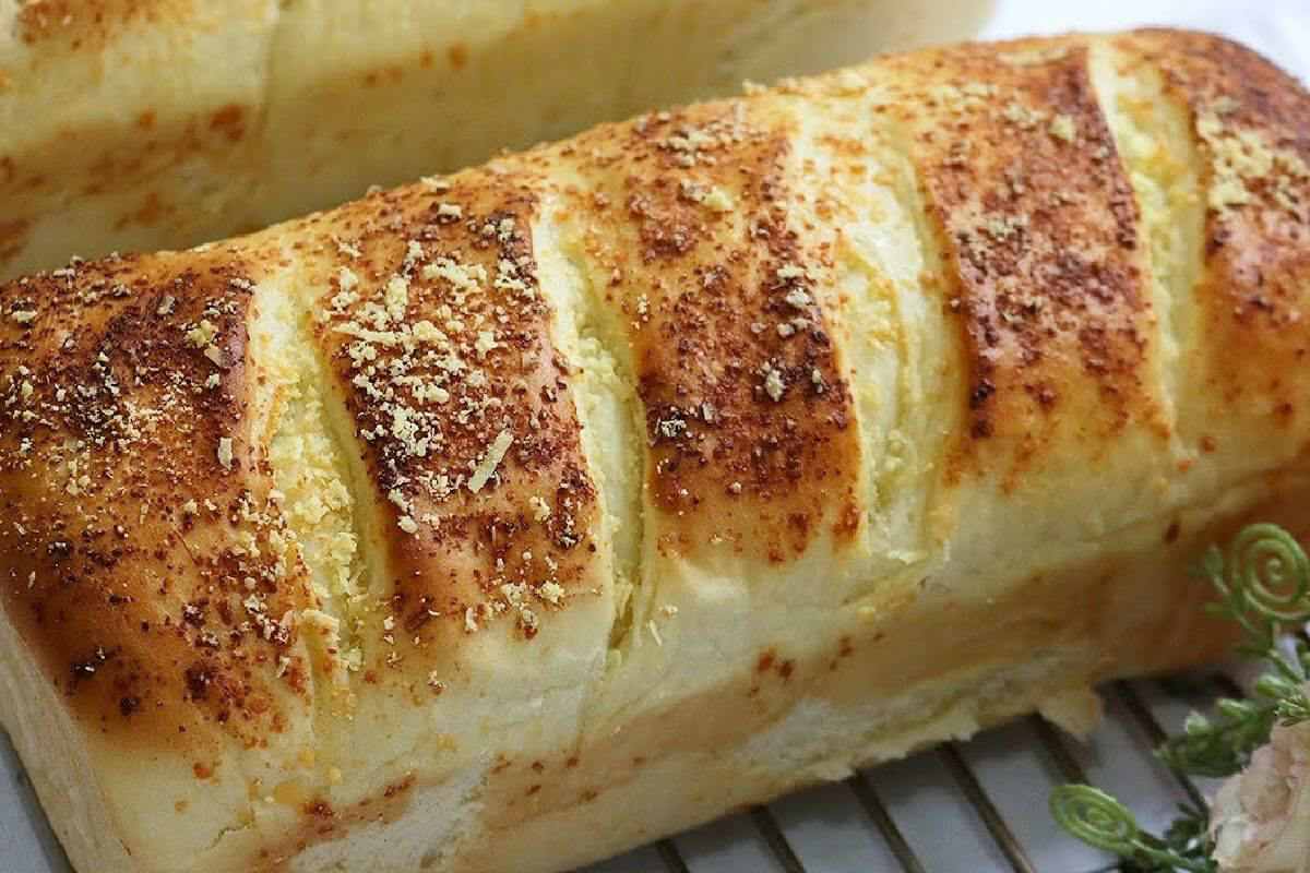 Conheça pão mineiro um pão caseiro com queijo parmesão que fica uma maravilha
