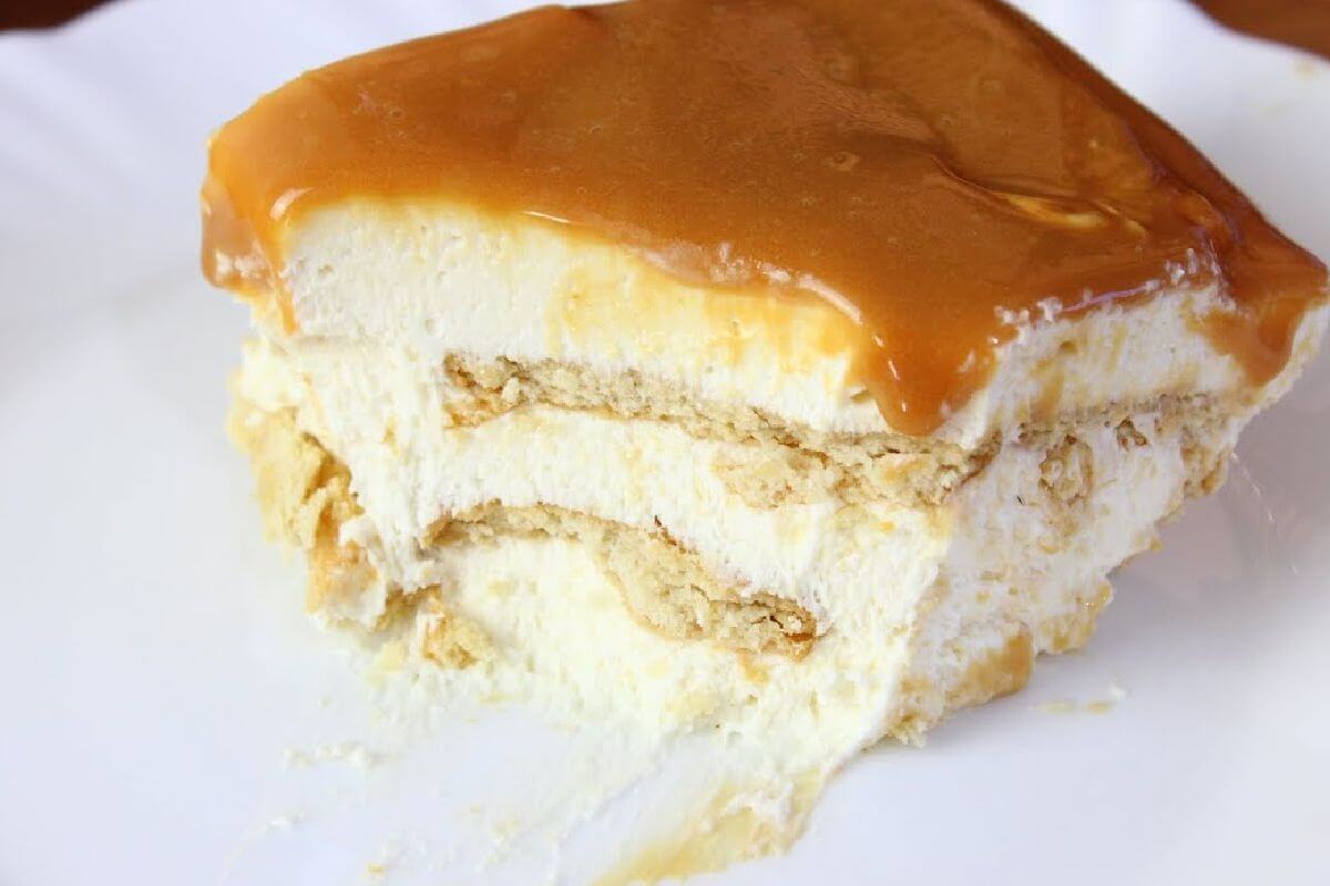 Receita de pavê moça gelada com cobertura de doce de leite