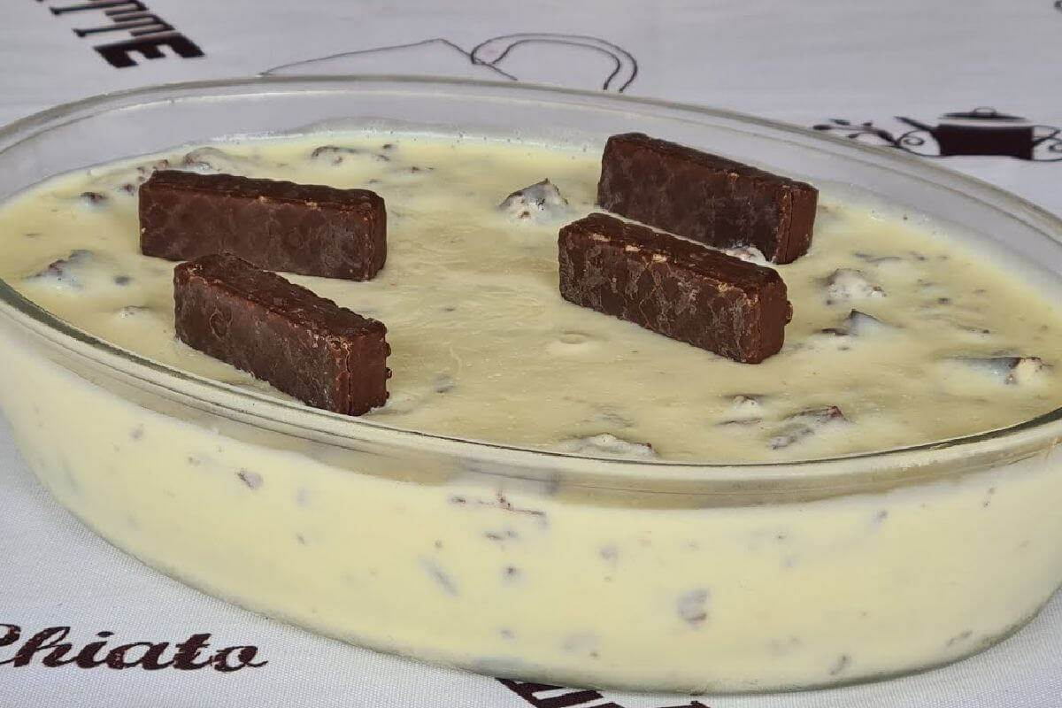 Sobremesa rápida e bem cremosa é só bater tudo e esperar gelar