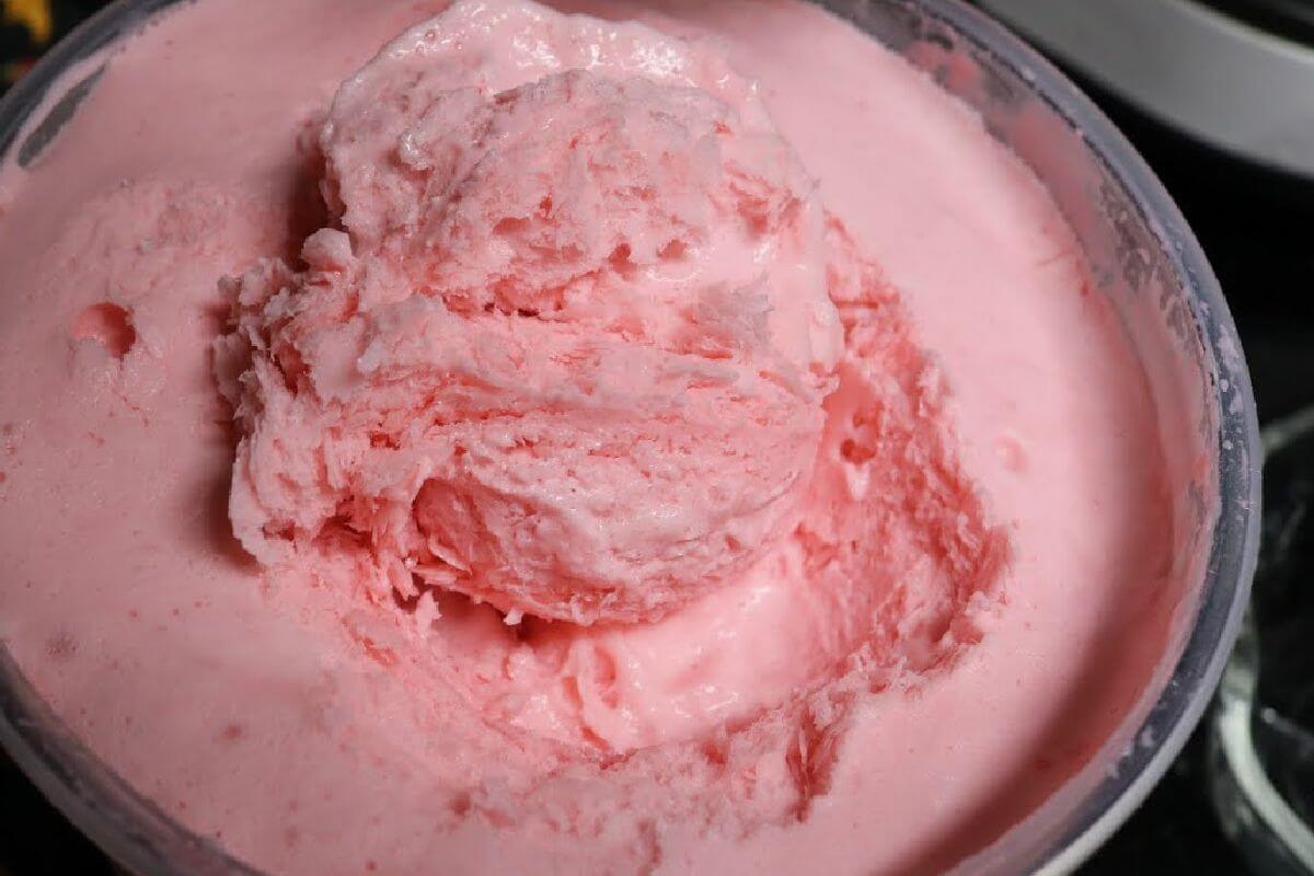 Consegui fazer um sorvete de 2 ingredientes que fica delicioso e perfeito