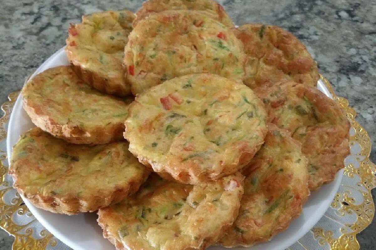 Torta de abobrinha bem levinha e saborosa para servir no lanche ou jantar