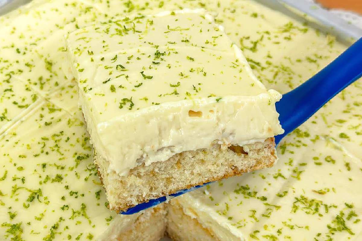Bolo mousse de limão que fica divino de dar água na boca só de olhar