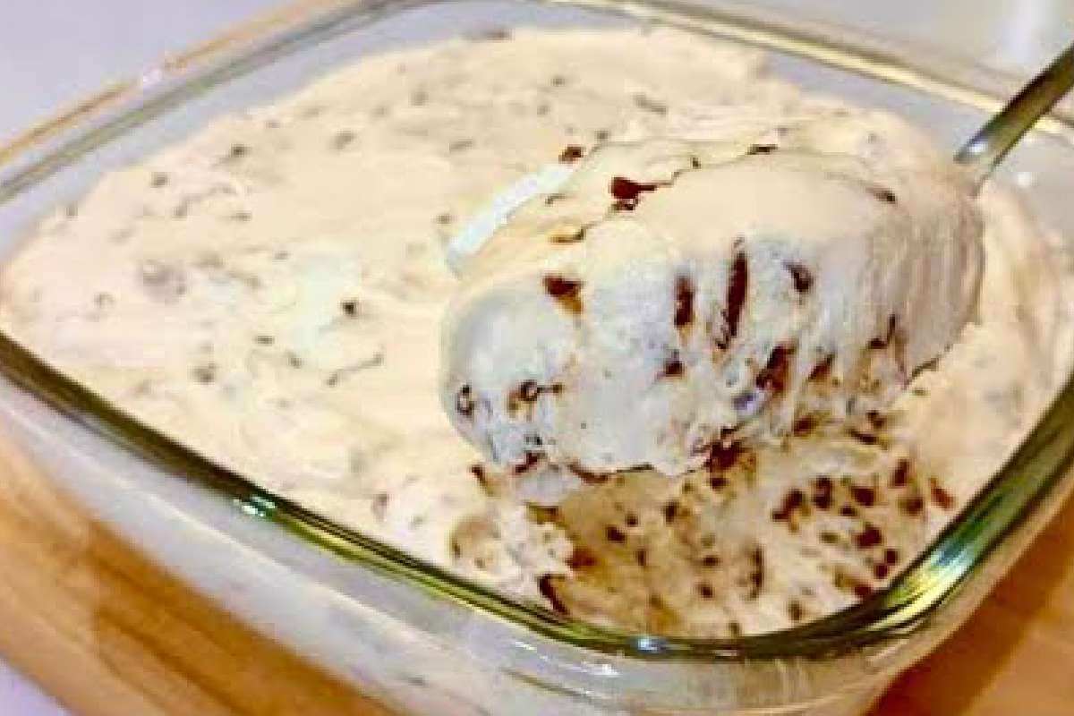 Sobremesa cremosa misturando apenas 4 ingredientes bem simples