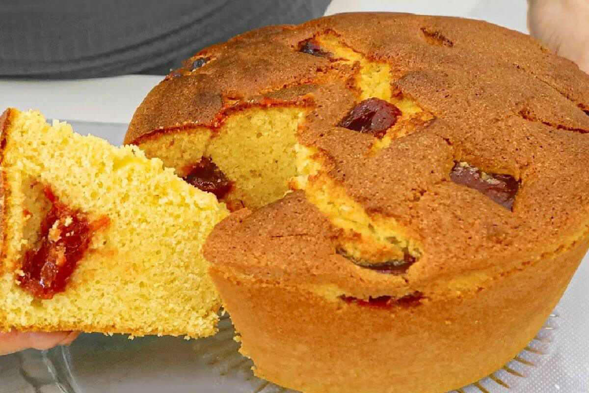 Bolo de fubá com goiabada de confeitaria e casa de bolo para você aprender de um jeito bem fácil