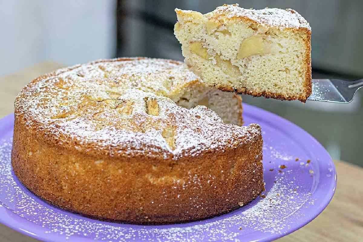 Bolo de iogurte com maçã um bolo que vai ser uma novidade incrível no seu lanche da tarde
