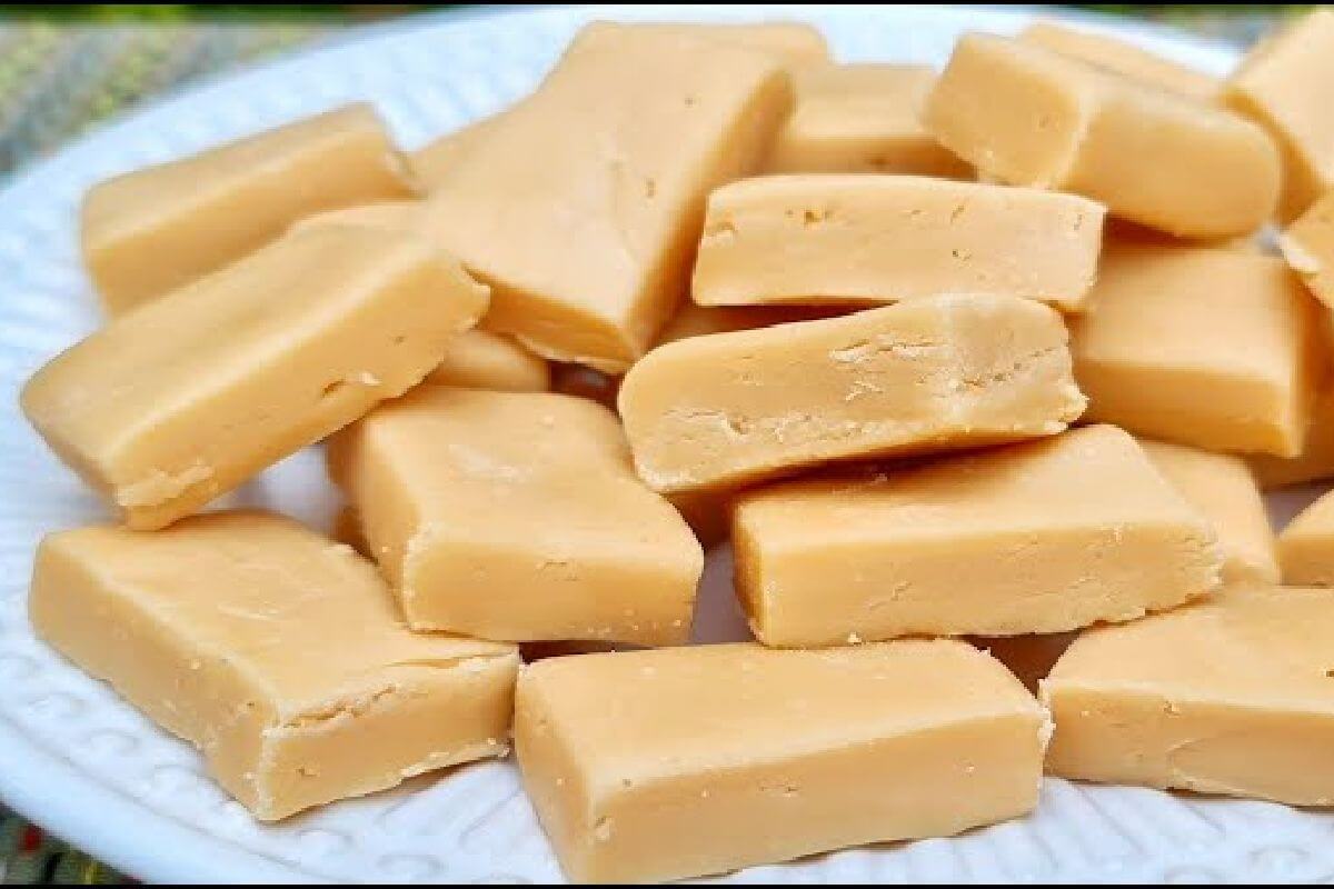 Doce de leite caseiro em pedaço bem maciozinho que derrete na boca