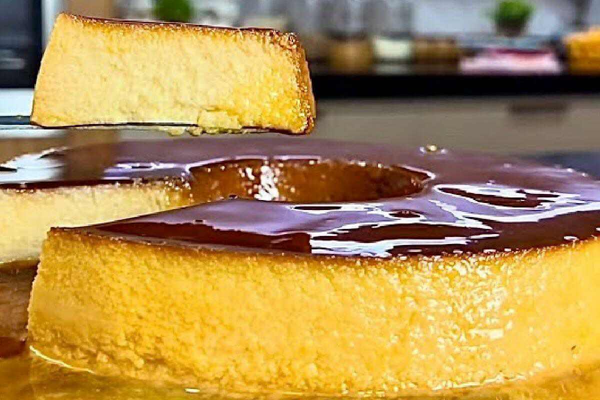 Pudim com 3 ingredientes que você vai aprender e querer fazer todo final de semana