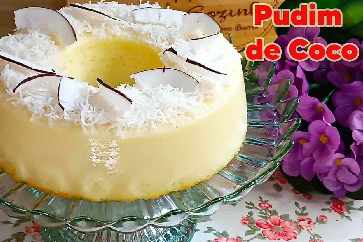 Pudim de coco tão cremoso que derrete na boca e todo mundo pede mais um pedaço