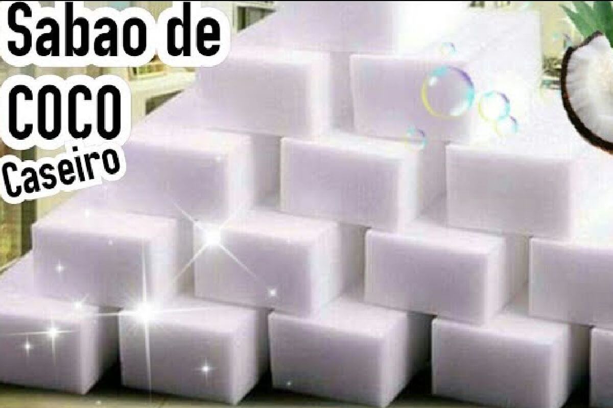 Sabão de coco caseiro que é a solução para deixar suas roupas mais limpas e cheirosas