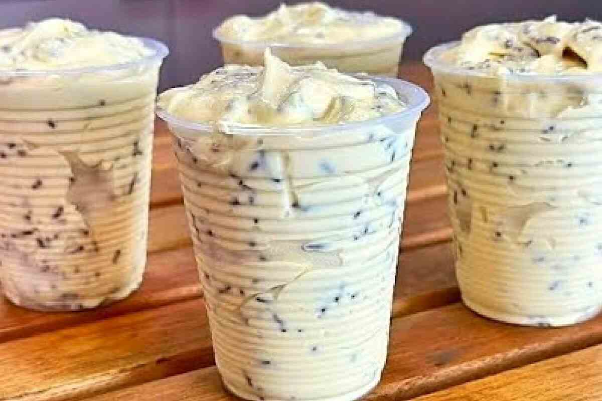 Sobremesa rápida e deliciosa que rende bastante para comer bem geladinha parece sorvete