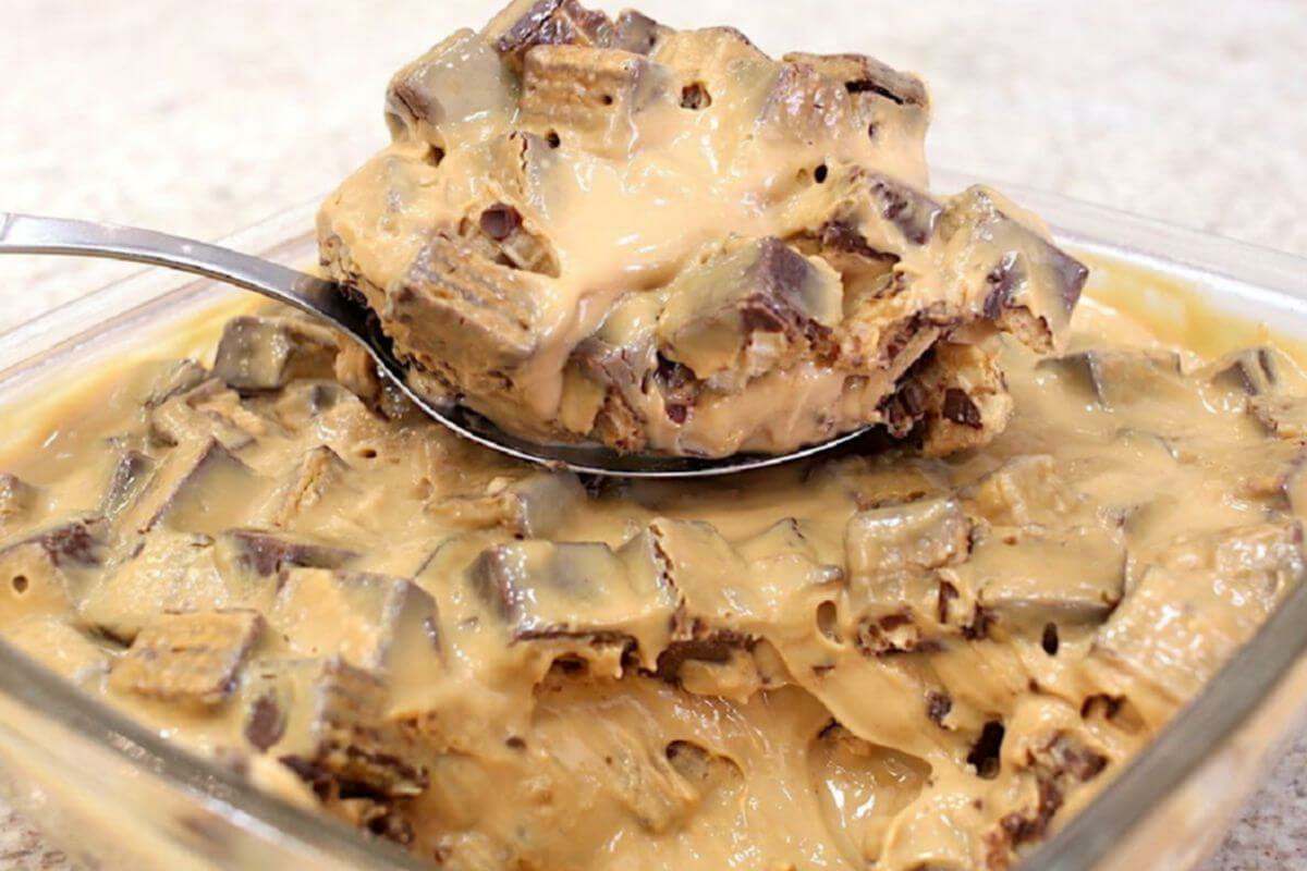 Sobremesa de bis bem cremosa fica irresistível comer apenas uma colherada