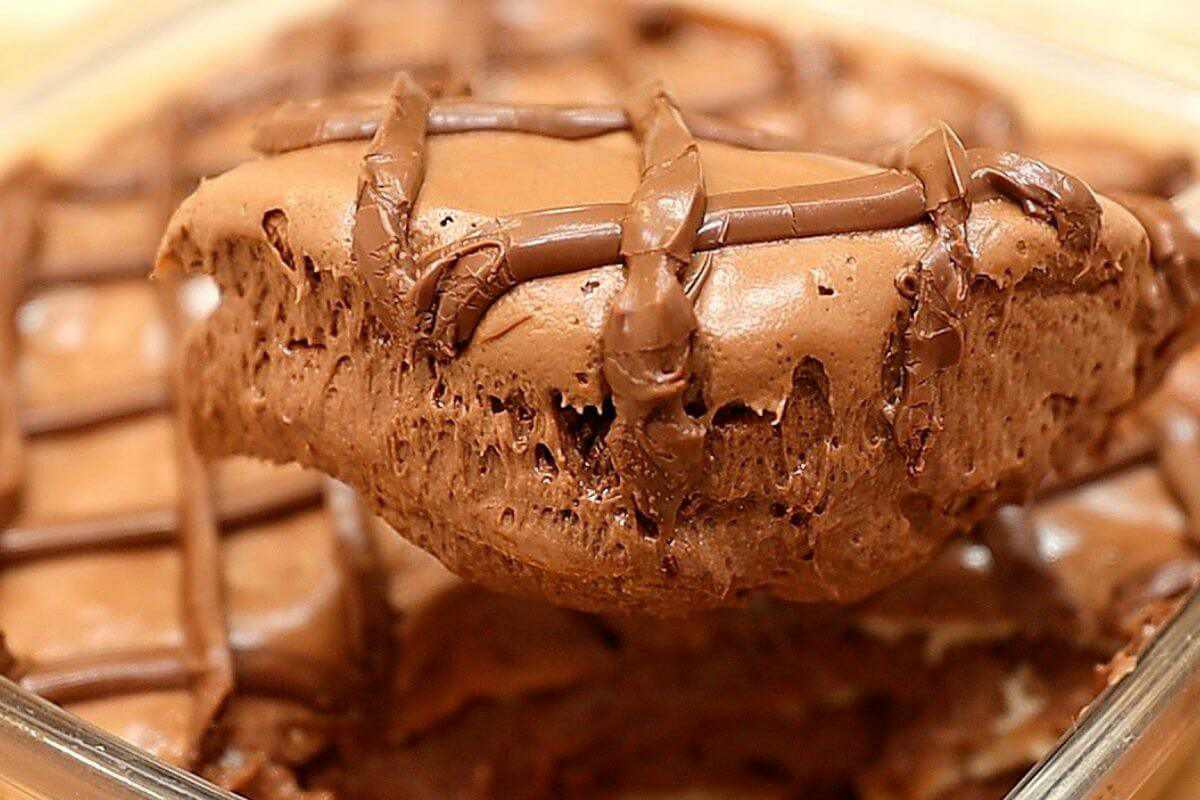 Sobremesa cremosa de páscoa bem chocolatuda perfeita que todos vão amar