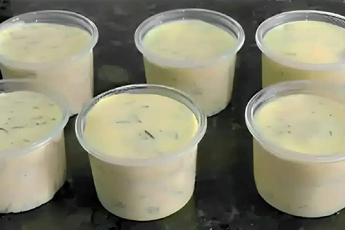 Sobremesa de liquidificador bem fácil de fazer e que rende um monte de copinhos