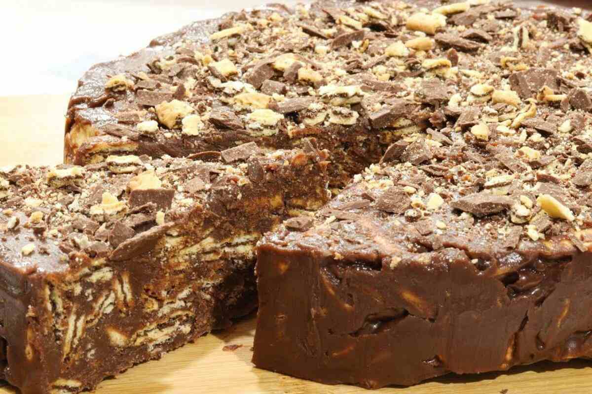 Torta de palha italiana uma sobremesa de confeitaria para você fazer na sua páscoa