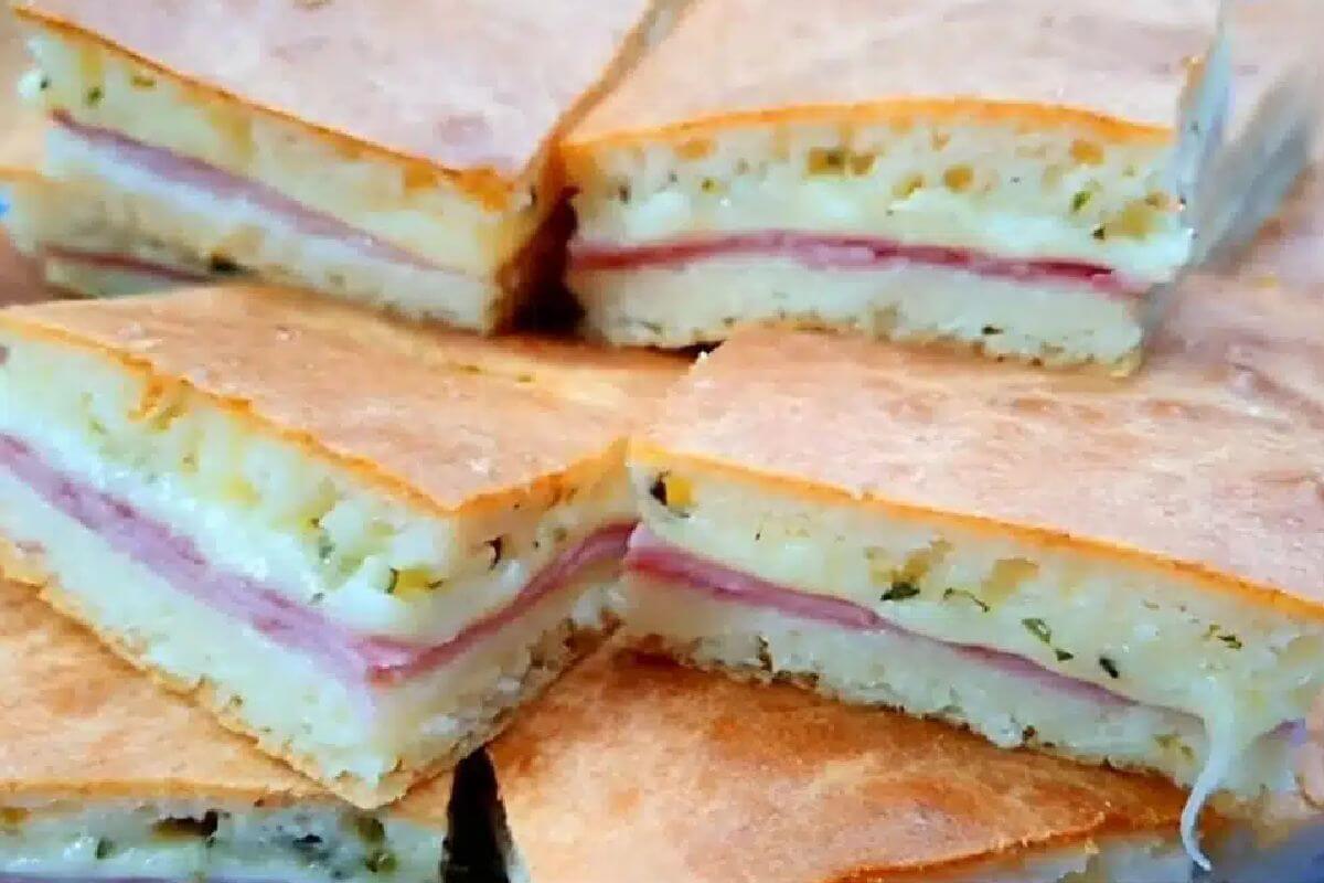 Torta de presunto e queijo bem fácil de preparar para o lanche ou jantar