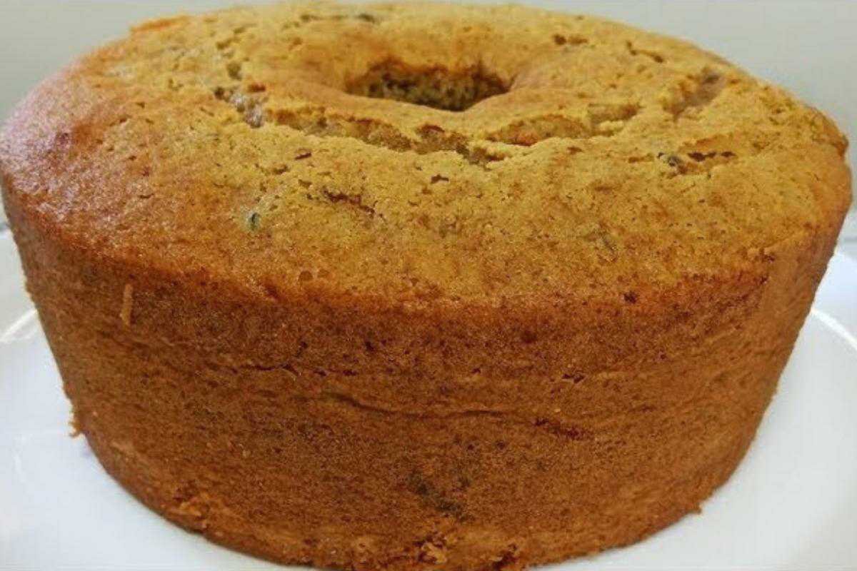 Veja como fazer bolo de ameixa caseiro para você inovar na hora do lanche da tarde