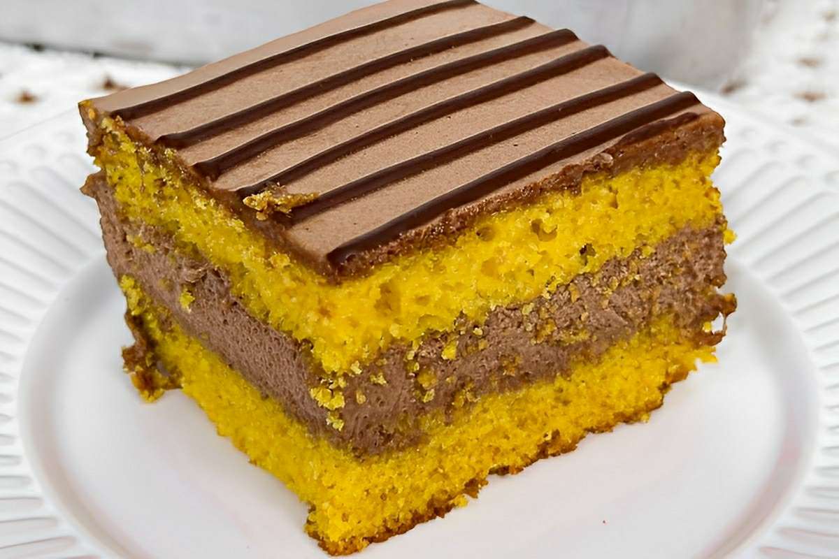 Bolo de cenoura recheado o mais queridinho de todos os bolos numa versão maravilhosa