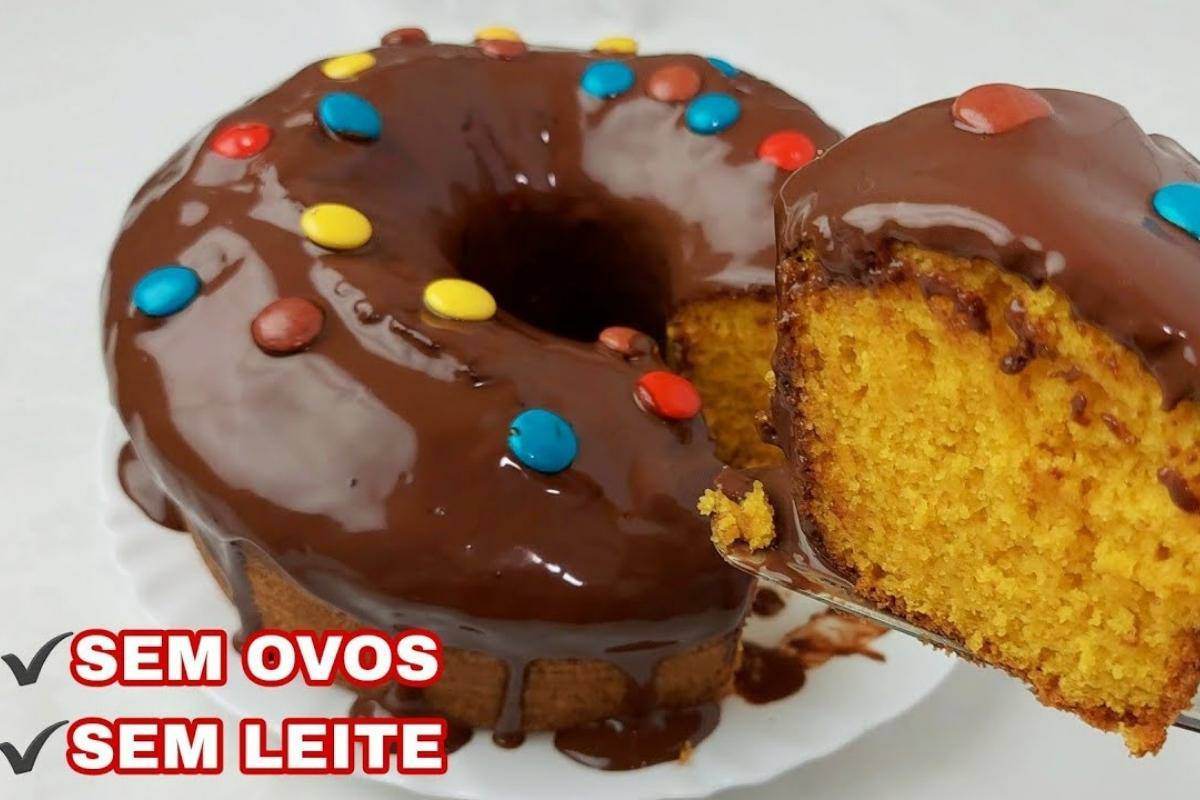 Bolo de cenoura sem ovos e também sem leite que todo vai pedir mais um pedaço