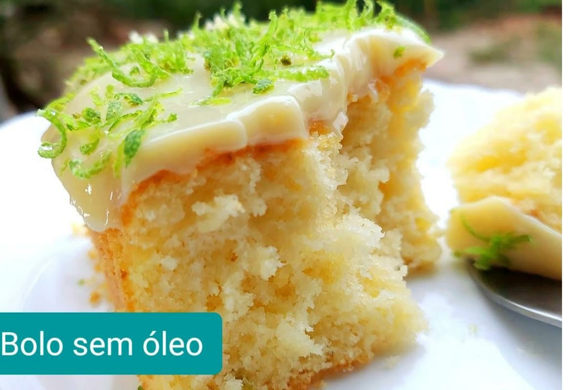 Bolo de limão super fofinho e aquele coberturinha que todo mundo adora