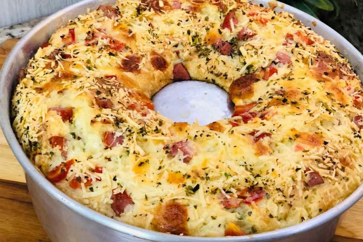 Bolo salgado que faz o maior sucesso no lanche da tarde e até mesmo no jantar