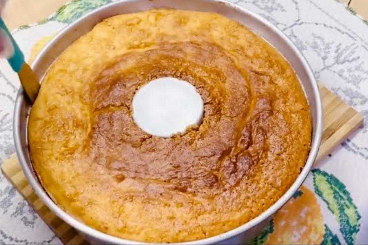 Bolo sem farinha de trigo que combina perfeitamente com aquele café coado na hora