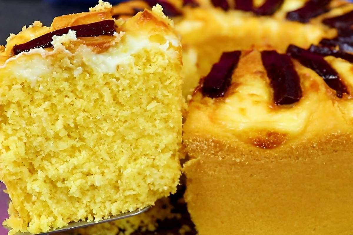 Bolo sem farinha de trigo grande que rende um monte de pedaços e fica uma delícia