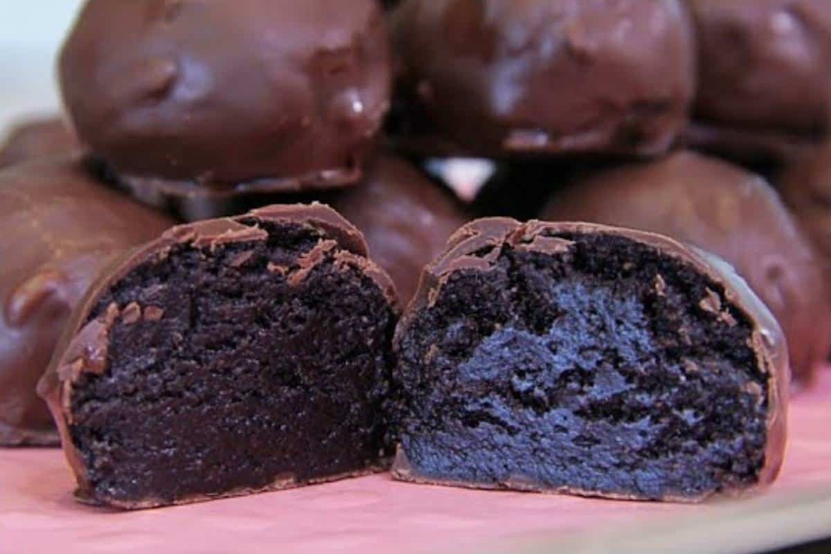 Bombom de oreo delicioso e tão fácil que nem de fogão precisa para fazer