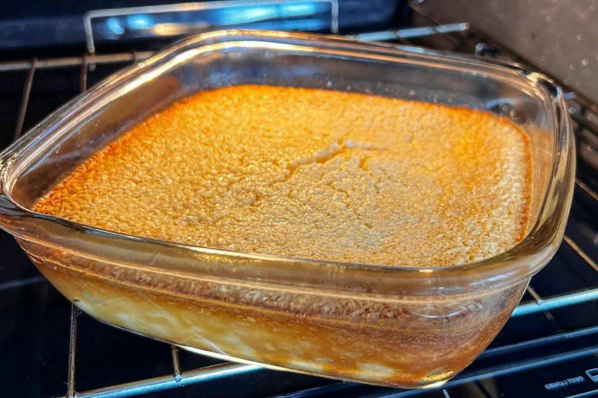 Cocada de forno no liquidificador com poucos ingredientes é só bater e levar para assar