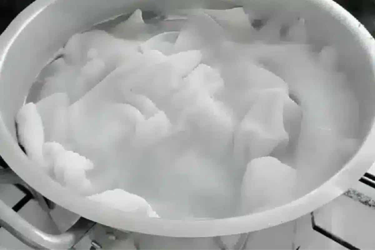 Como tirar amarelado de roupas brancas sem esforço e sem comprar produto caro
