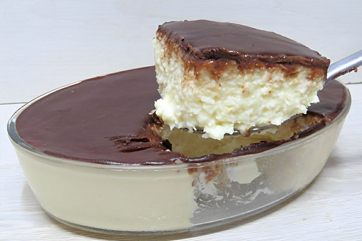 Gelado de coco feito com poucos ingredientes e simplesmente delicioso