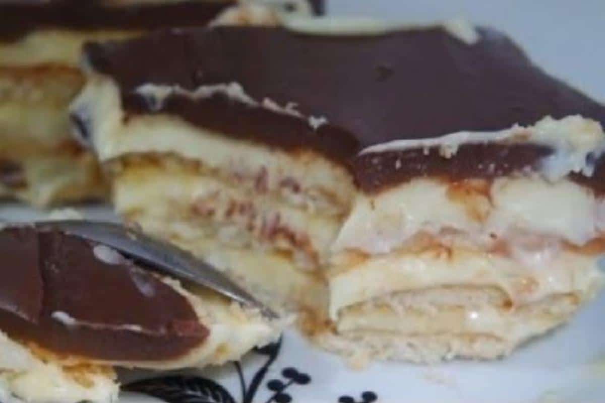 Pavê de creme com chocolate delicioso para sua sobremesa de domingo