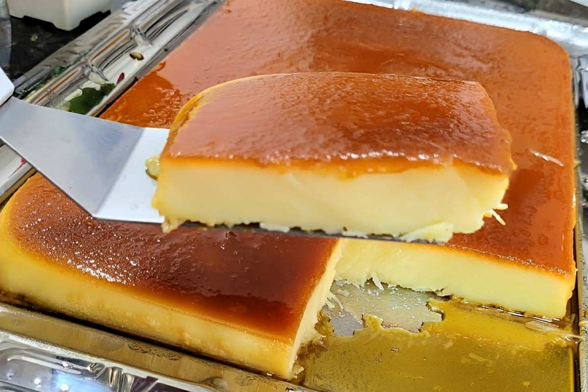 Pudim de padaria grandão que rende bastante e fica super cremoso