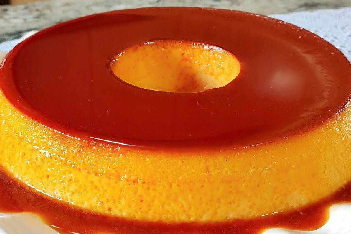 Está tentando fazer o pudim perfeito cremoso e que não quebra para desenformar? Aqui está o segredo