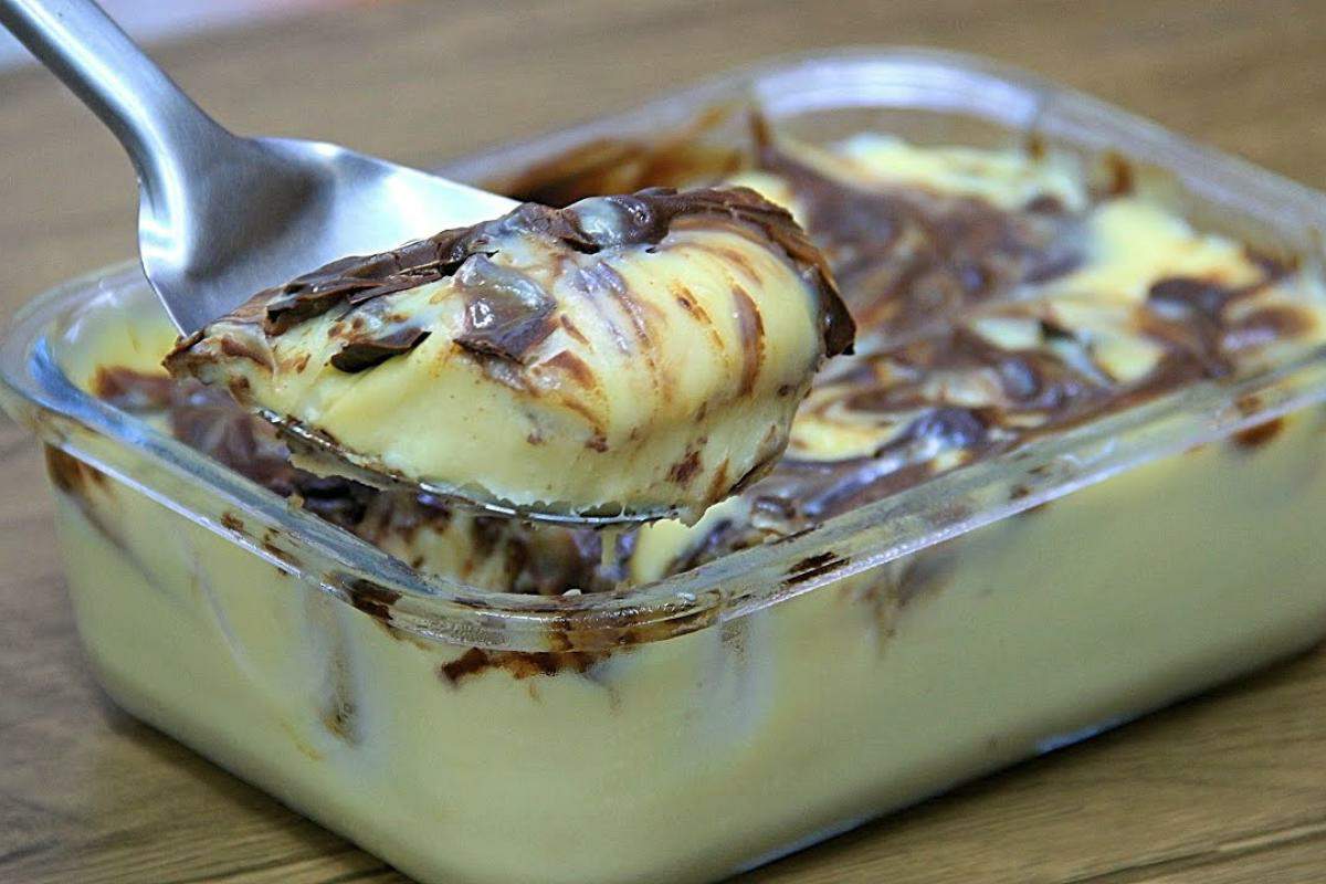 Sobremesa travessa gelada muito cremosa e feita com 3 ingredientes bem simples