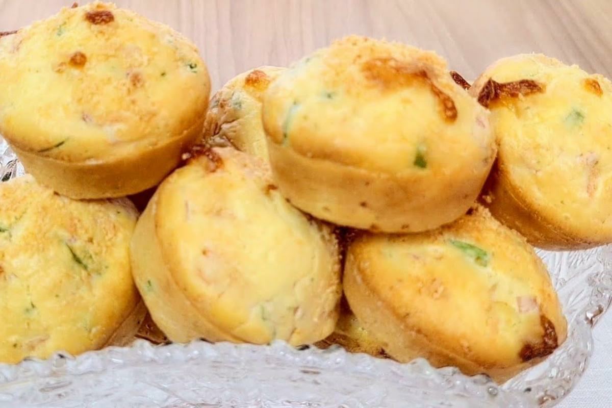 Bolinho salgado super leve e bem temperadinho que é impossível comer um só