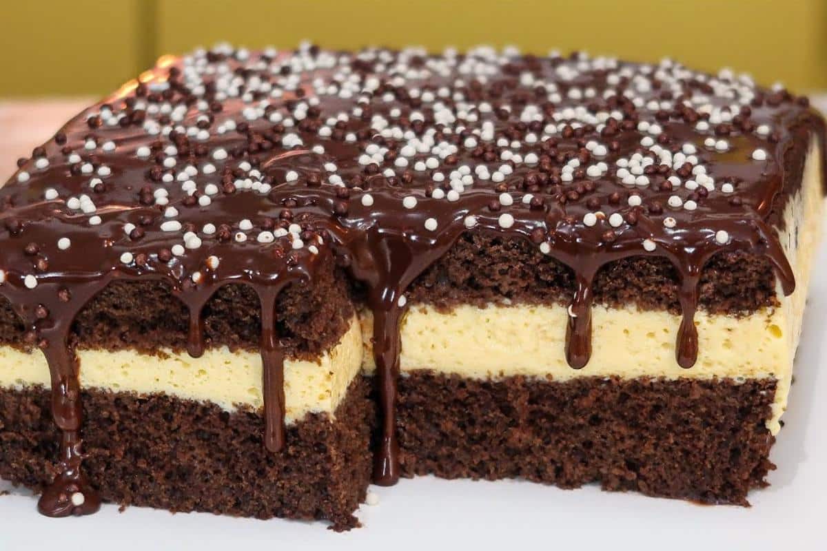 Bolo de chocolate com mousse de maracujá incrível e totalmente irresistível