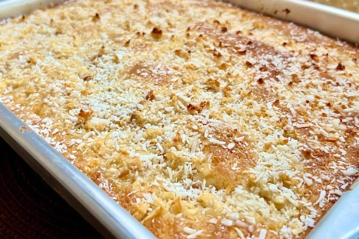 Bolo fofinho e cheiroso que minha avó faz no lanche tarde com um ingrediente secreto