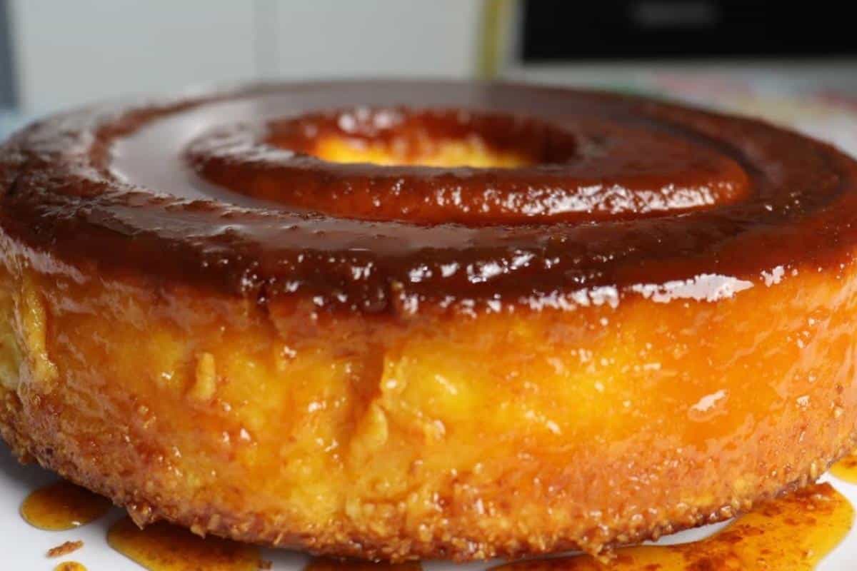 Receita de bolo queijadinha bem cremoso e molhadinho para o lanche