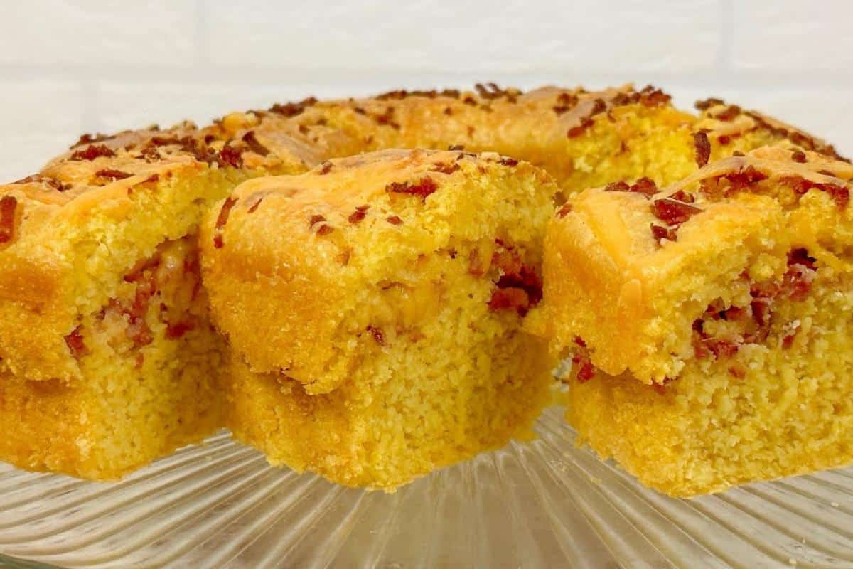Bolo salgado de flocão para o lanche da tarde ou até substituir o jantar