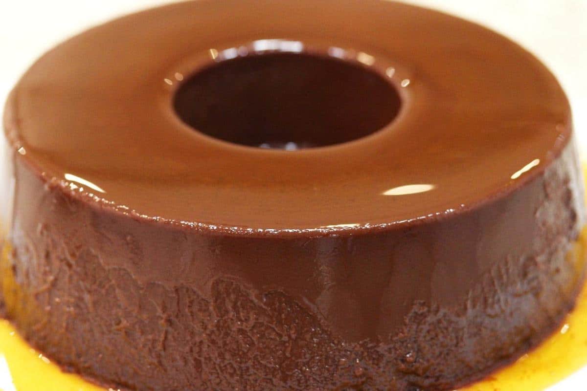 Brigadeirão de liquidificador mega cremosão você vai ter que fazer duas receitas de tão bom