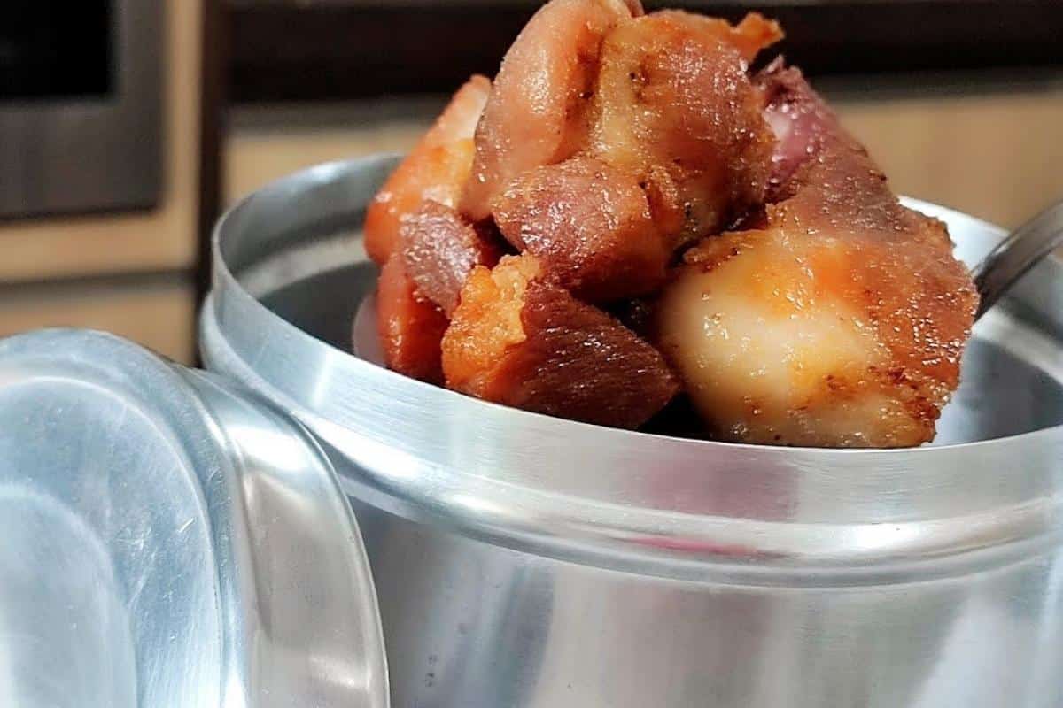 Aprendi numa fazenda uma receita de carne na lata que é uma delícia